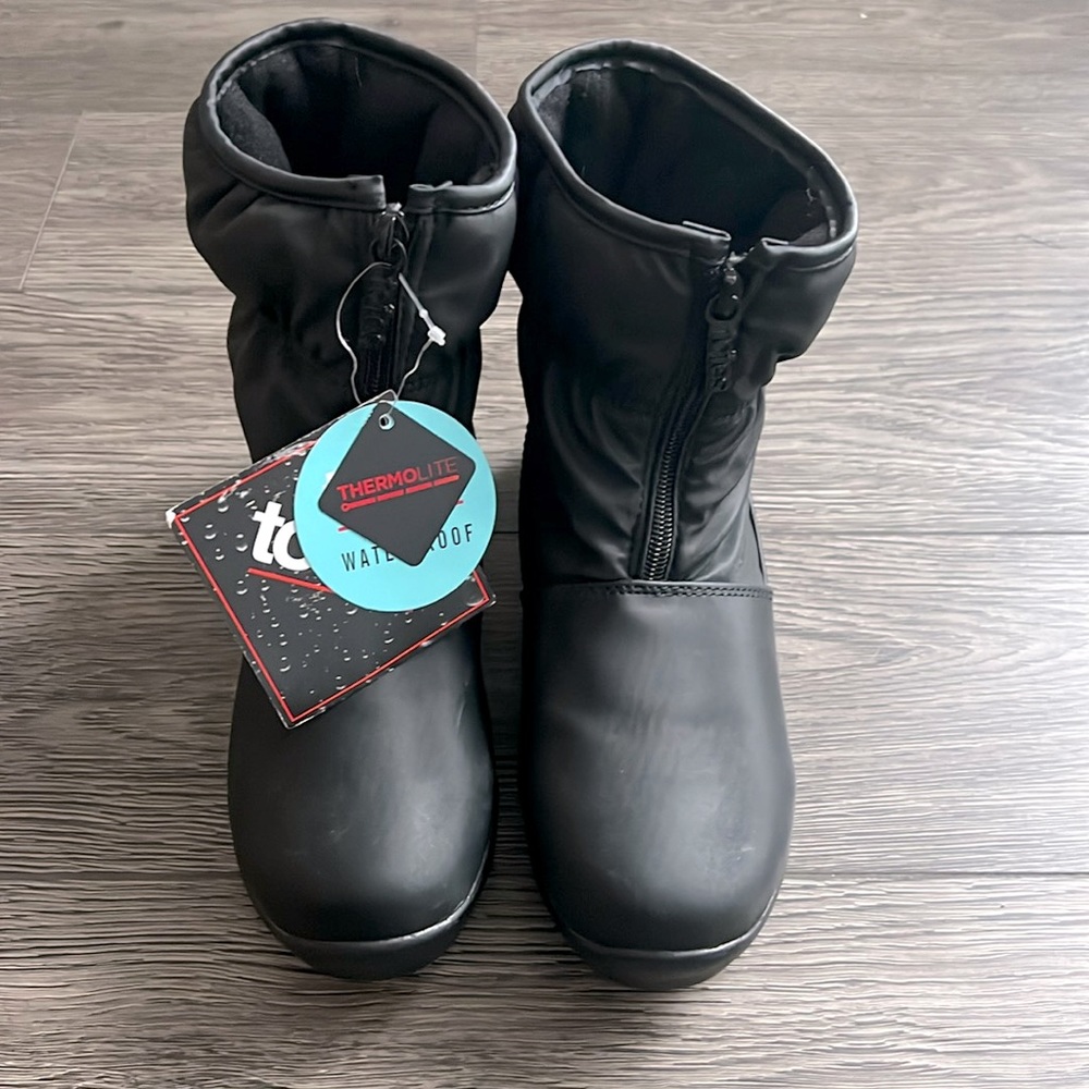Totes boots
